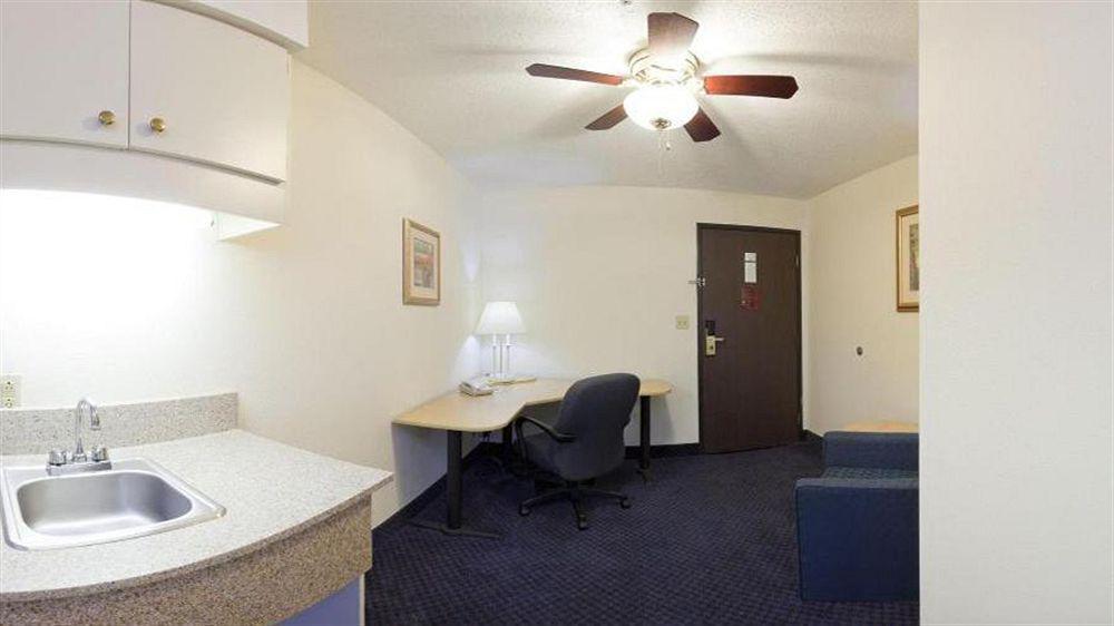 Holiday Inn Express & Suites Fayetteville University Of Arkansas Area By Ihg מראה חיצוני תמונה