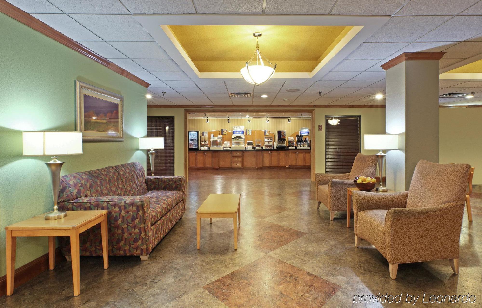 Holiday Inn Express & Suites Fayetteville University Of Arkansas Area By Ihg מראה פנימי תמונה