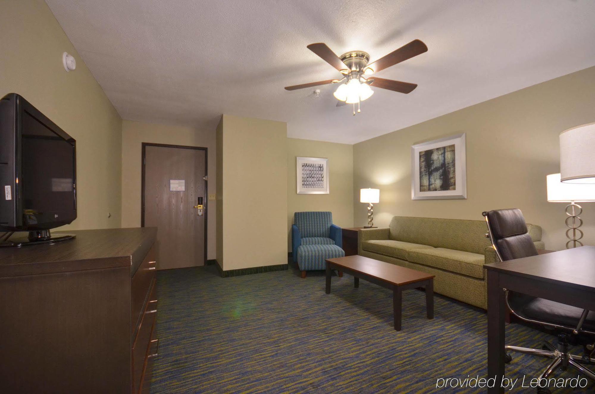 Holiday Inn Express & Suites Fayetteville University Of Arkansas Area By Ihg מראה חיצוני תמונה