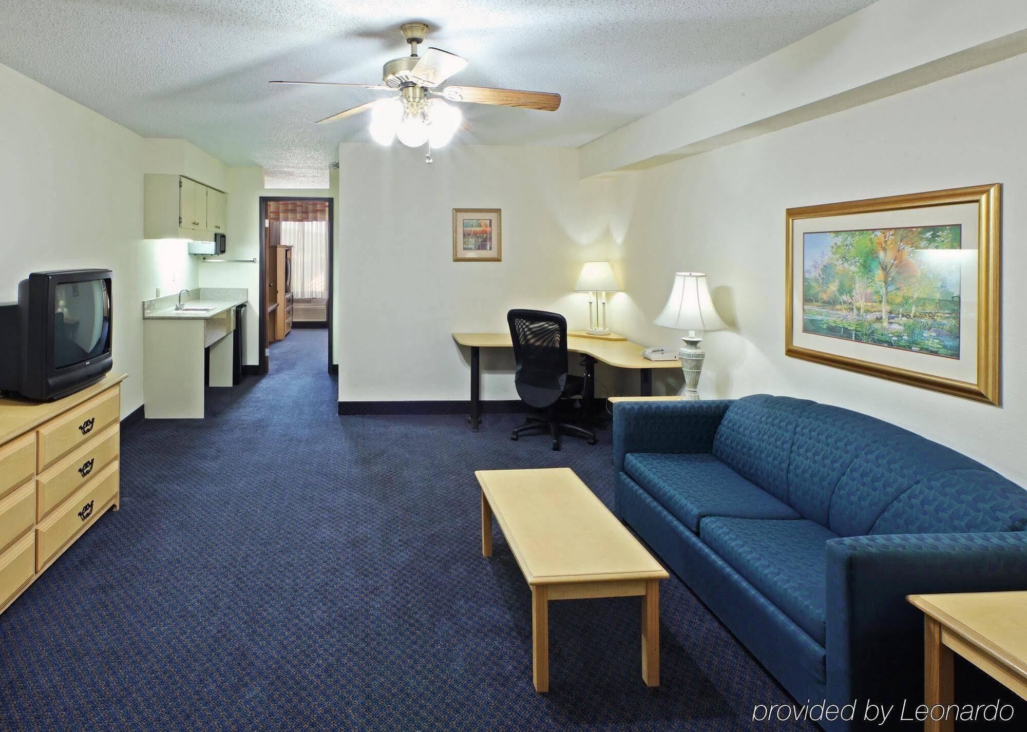 Holiday Inn Express & Suites Fayetteville University Of Arkansas Area By Ihg מראה חיצוני תמונה